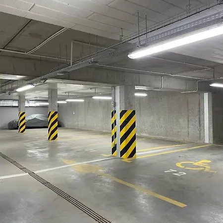 Art Marina Nad Rzeka Z Bezplatnym Parkingiem Apartamento