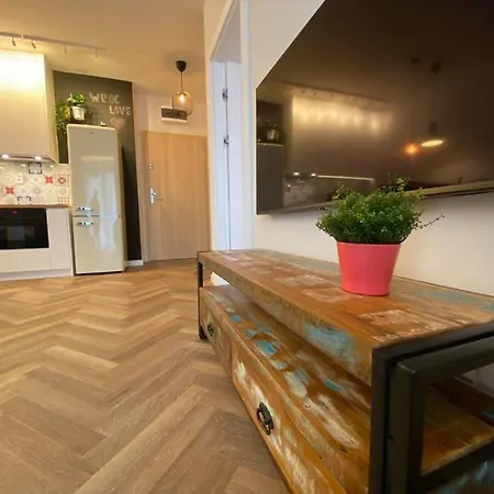 Art Marina Nad Rzeka Z Bezplatnym Parkingiem Apartamento *