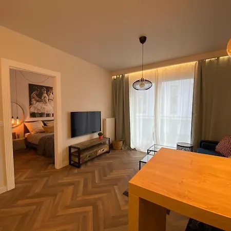 Art Marina Nad Rzeka Z Bezplatnym Parkingiem Apartamento *