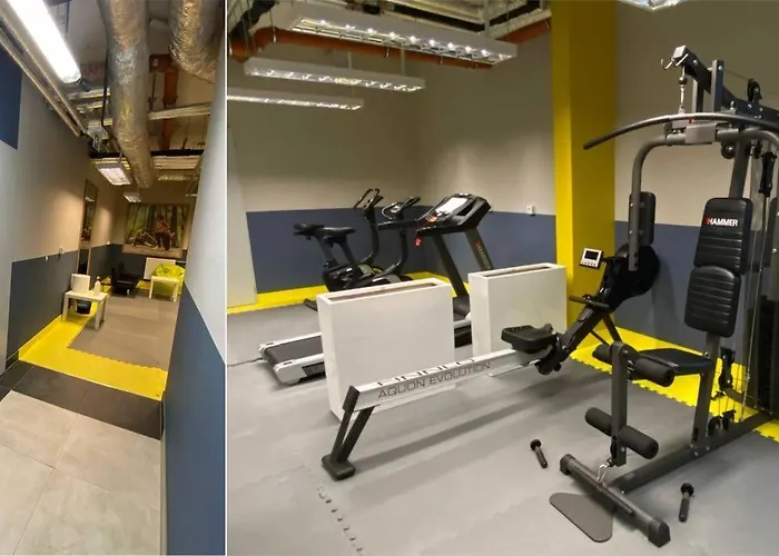 Art Marina Nad Rzeka Z Bezplatnym Parkingiem