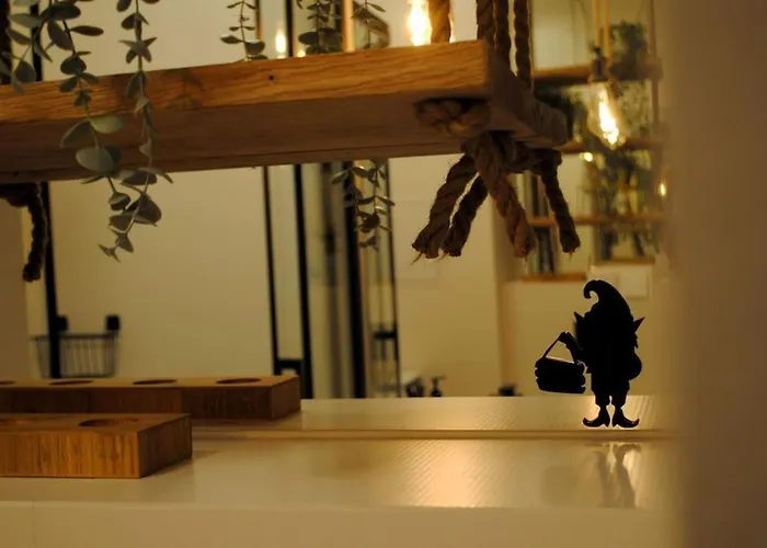 Art Marina Nad Rzeka Z Bezplatnym Parkingiem Breslavia