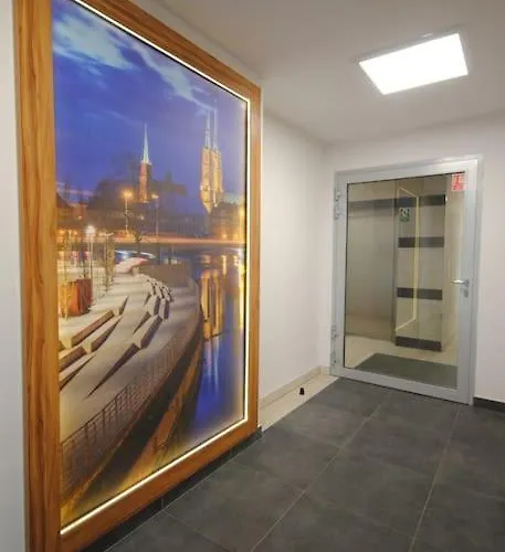 Art Marina Nad Rzeka Z Bezplatnym Parkingiem * Vratislav