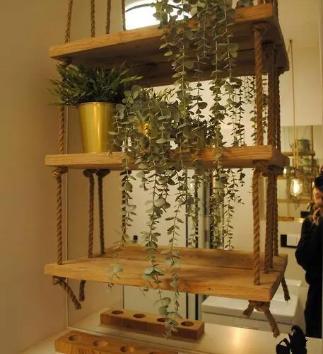 Art Marina Nad Rzeka Z Bezplatnym Parkingiem Vratislav