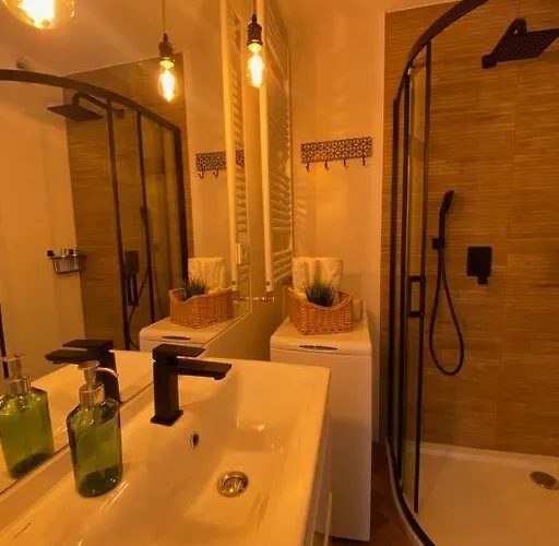 Art Marina Nad Rzeka Z Bezplatnym Parkingiem Apartmán *